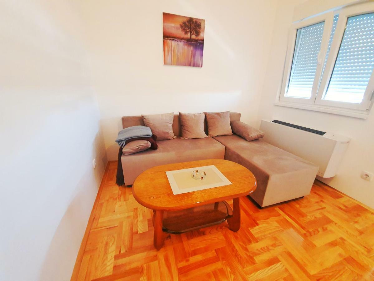 Apartman 44 Bijeljina Bagian luar foto