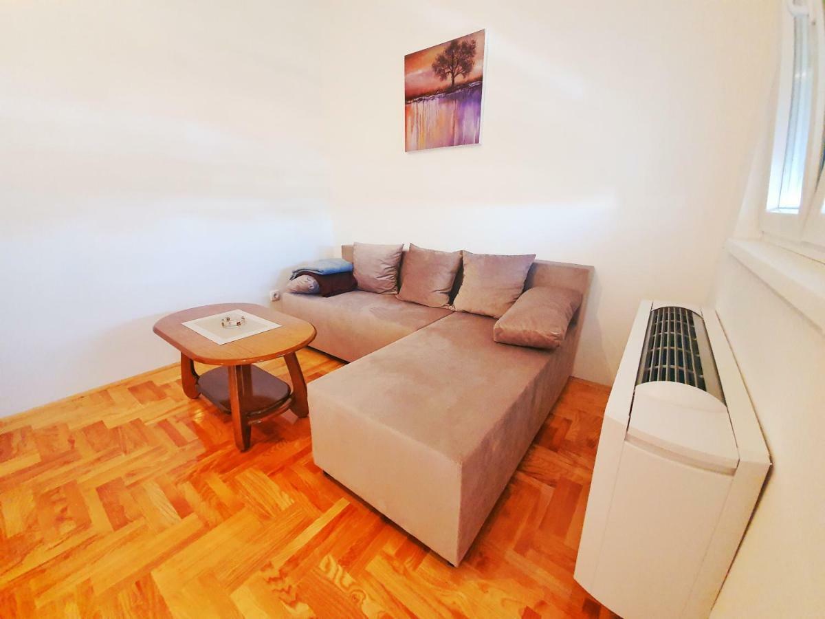 Apartman 44 Bijeljina Bagian luar foto